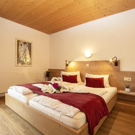 Haus Sonnleitn Guest house *